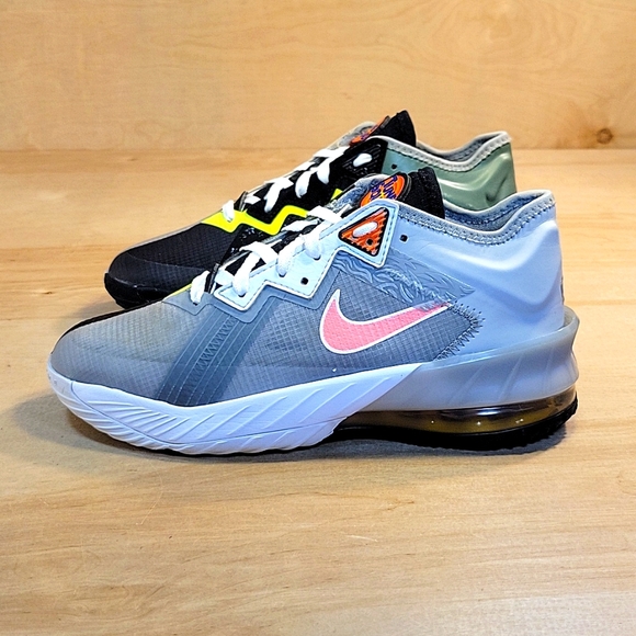 Nike Lebron 18 x Space Jam Bugs vs Marvin Shoes - Picture 4 of 10